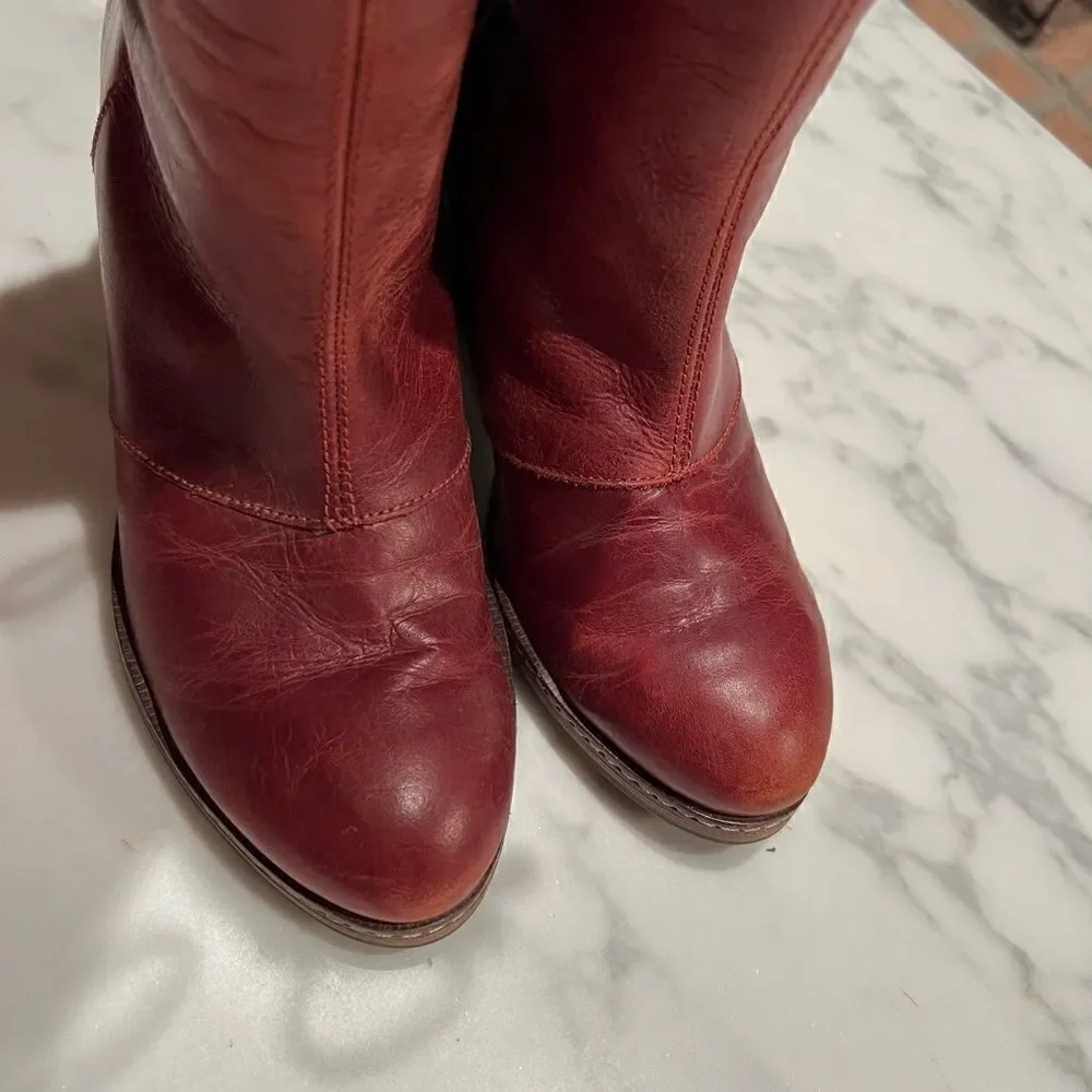 Holding Horses red boots - Picture 3 of 9